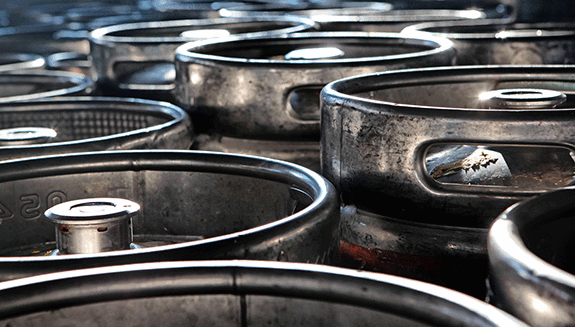 dirty-kegs-lined-grouped-together