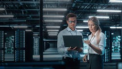 1663606686566 Manandwomanreviewinginformationonlaptopinadatacenter 1663606686566 Manandwomanreviewinginformationonlaptopinadatacenter