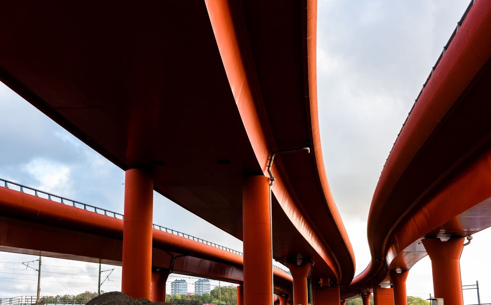 Three high red roads join the Viadrutz