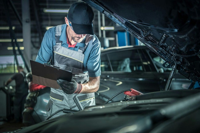 Car Mechanic Detailed Vehicle Inspection