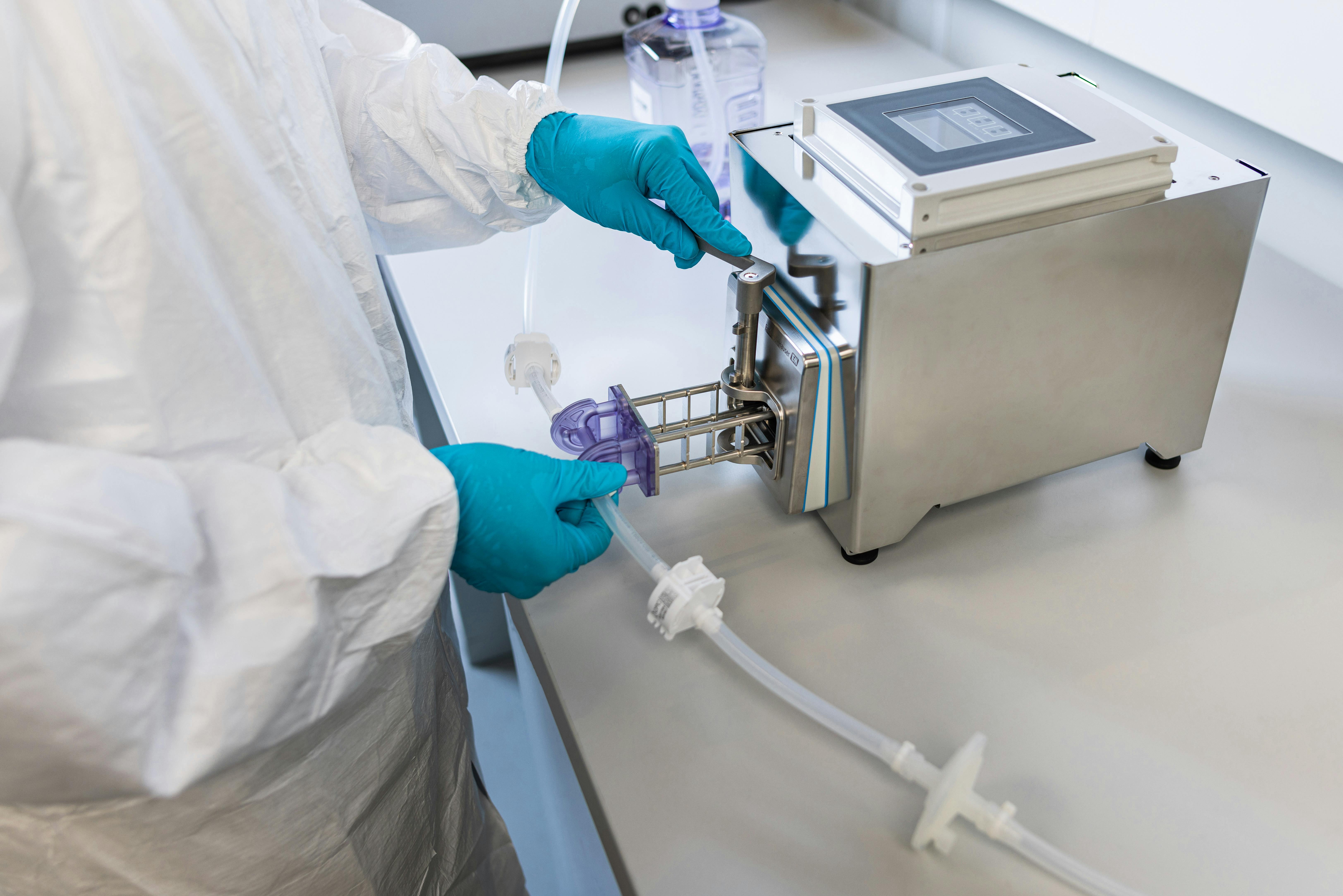 Fully cGMP-compliant, single-use Coriolis flowmeter for biotechnology