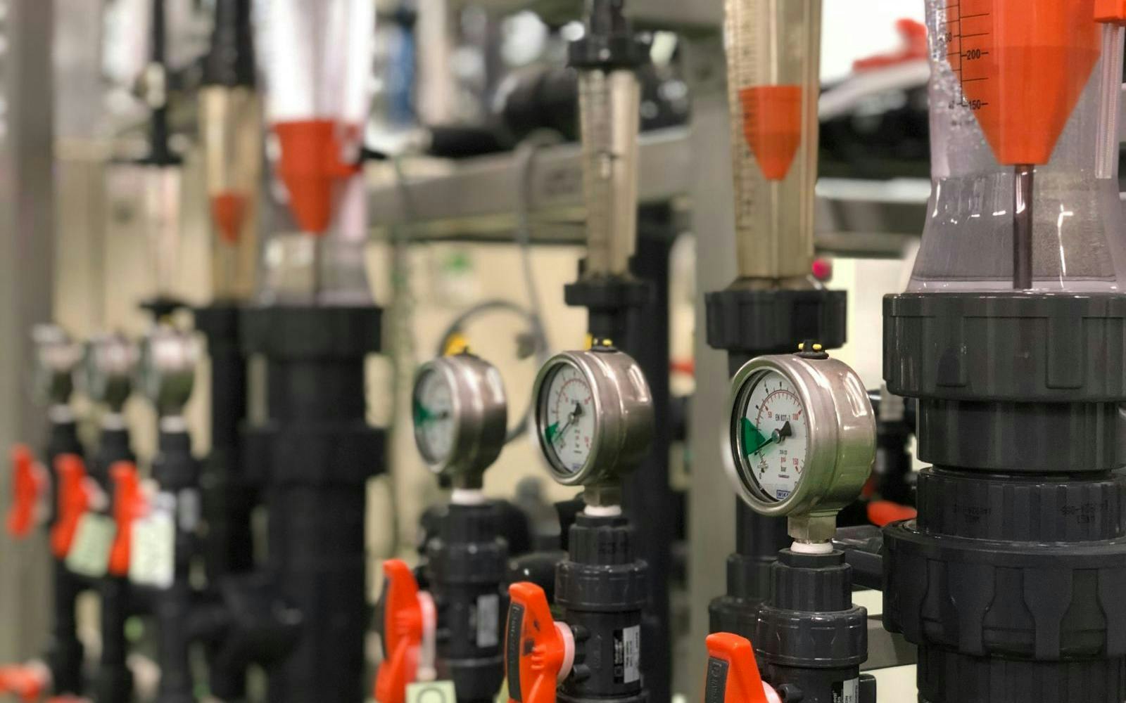 Selective focus rotameters or flow meter, pressure gauge, union ball valve used for monitoring flow EDI