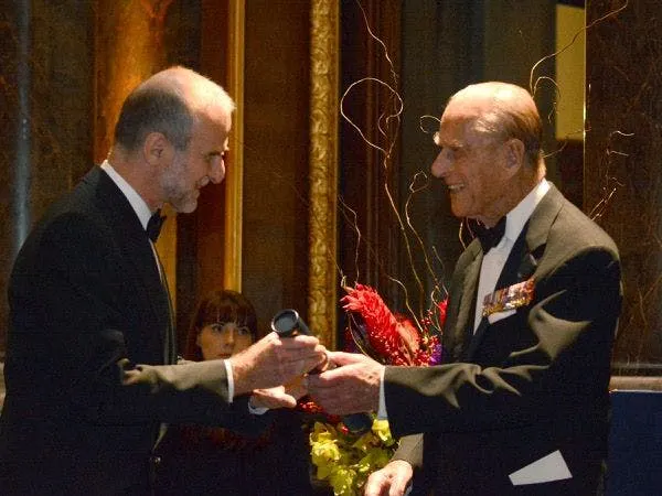 Manfred Morari accepting an award from Prince Phillip.