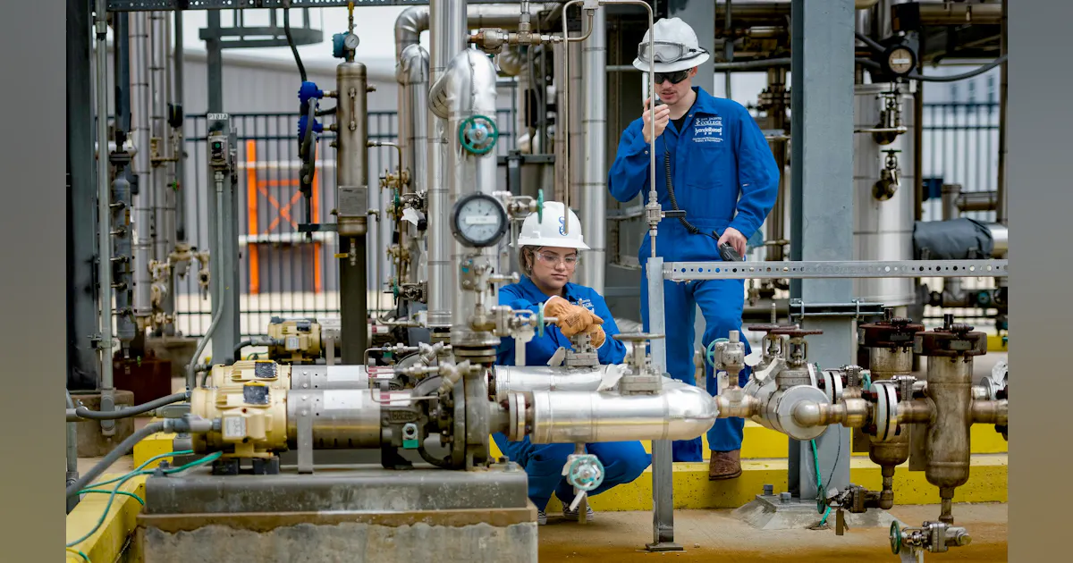 Distillation unit grabs senses, instills long-lasting knowledge