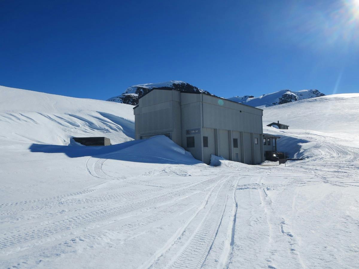 Exterior of M&aring;lset hydro power plant.